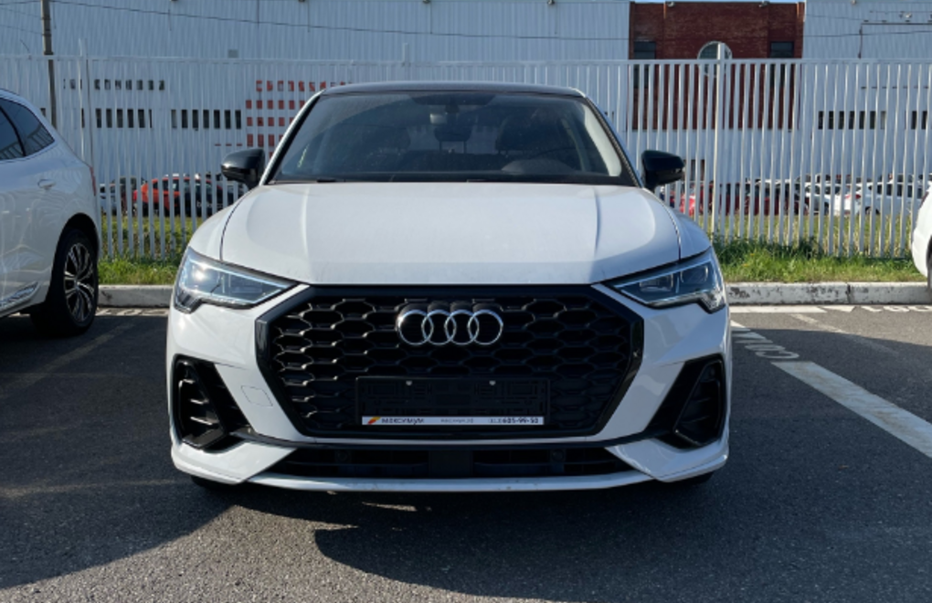 Разовый осмотр Audi Q3 2.0 TFSI 2021 года в Санкт-Петербурге